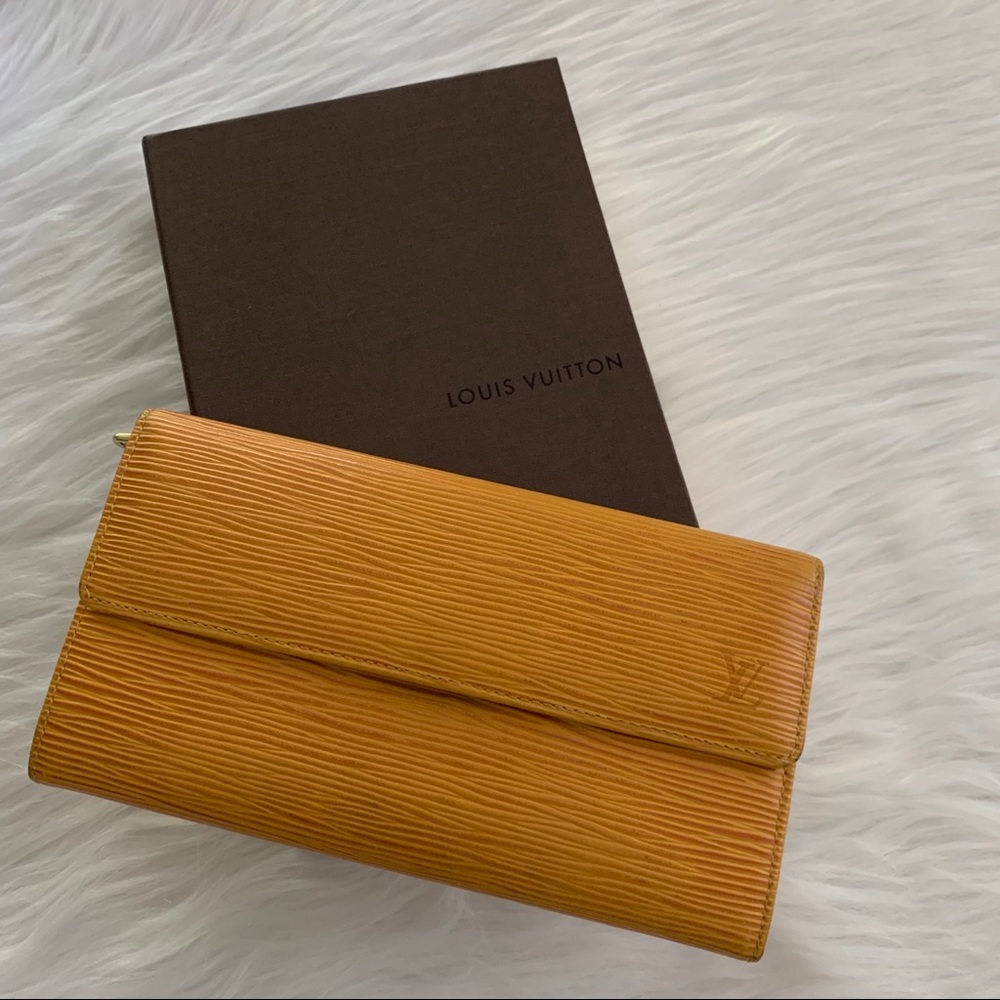 Louis Vuitton Epi Sarah Wallet